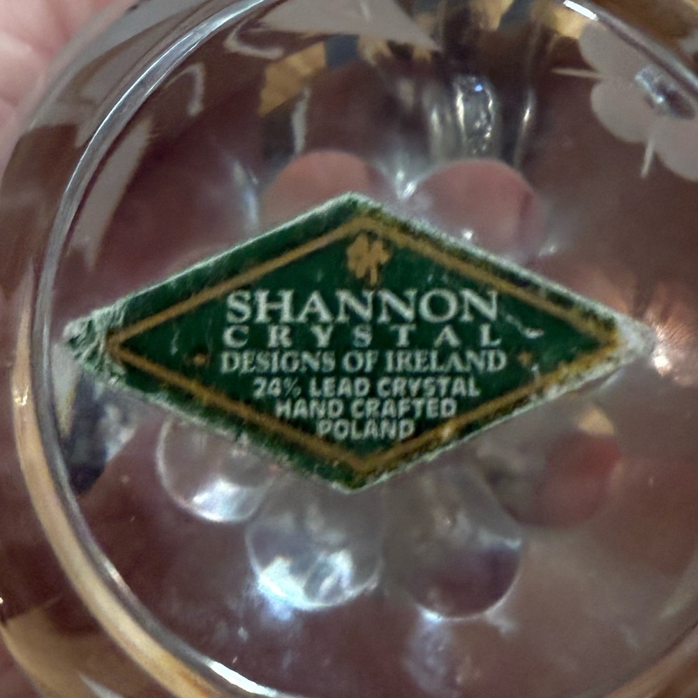 Shannon Ireland Etched Glass Crystal Egg Paperweight - Picture 7 of 9
